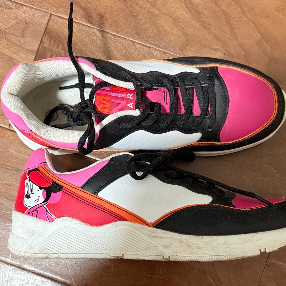 Disneyland Paris exclusive Minnie Sneakers
